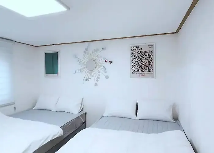 핑크 White Linen House,3br Seoul