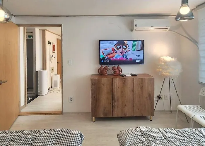 핑크 White Linen House,3br Apartment Seoul