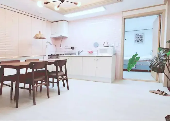 핑크 White Linen House,3br