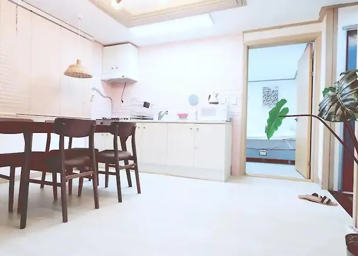 Apartment 핑크 White Linen House,3br Seoul