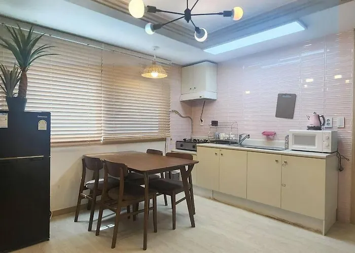 핑크 White Linen House,3br 公寓