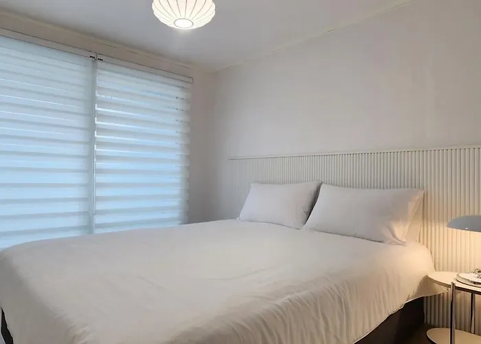Apartment 핑크 White Linen House,3br Seoul