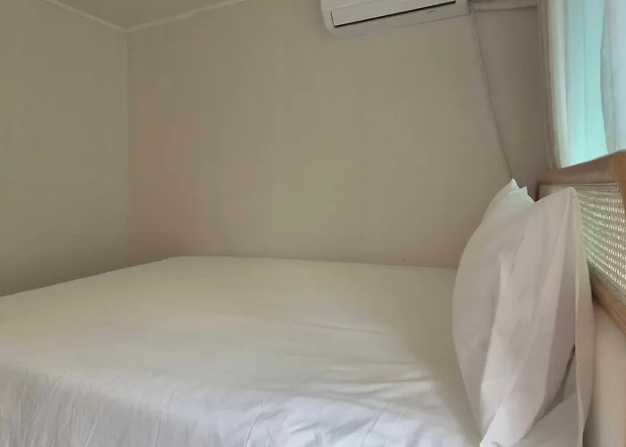 핑크 White Linen House,3br