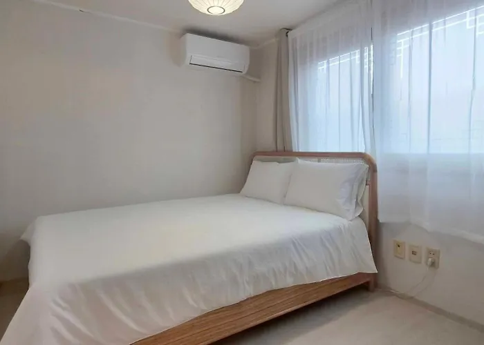 핑크 White Linen House,3br