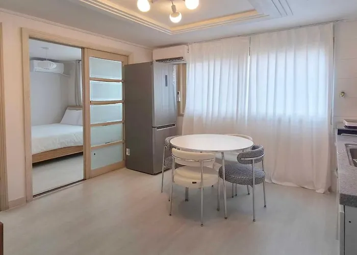 Apartment 핑크 White Linen House,3br