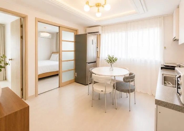 핑크 White Linen House,3br Apartment *